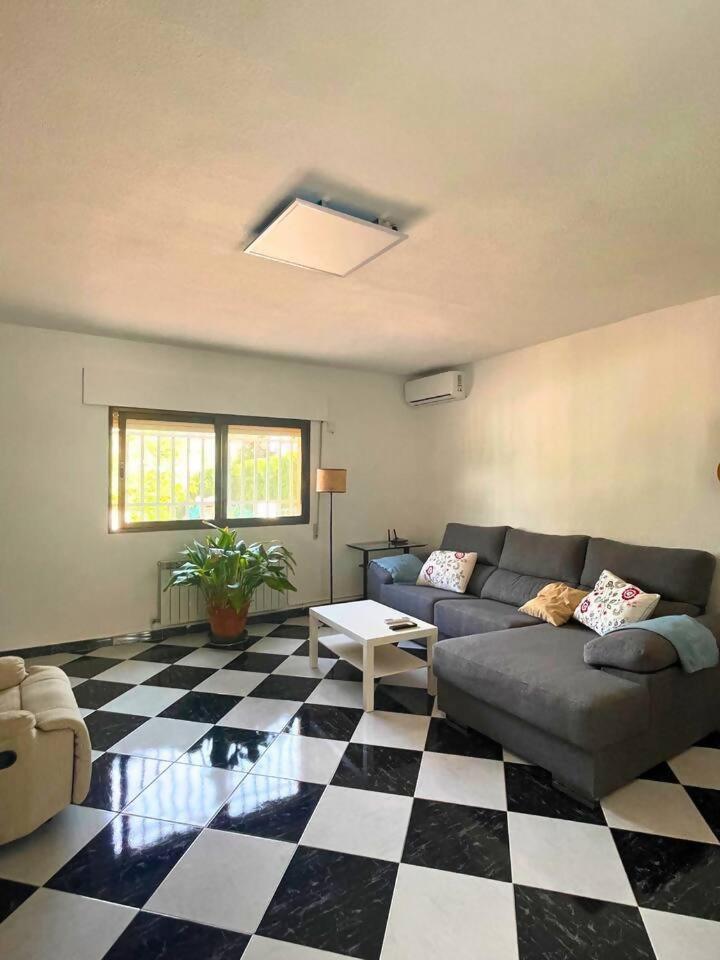 Casa Con Jardin En Ogijares Βίλα Εξωτερικό φωτογραφία