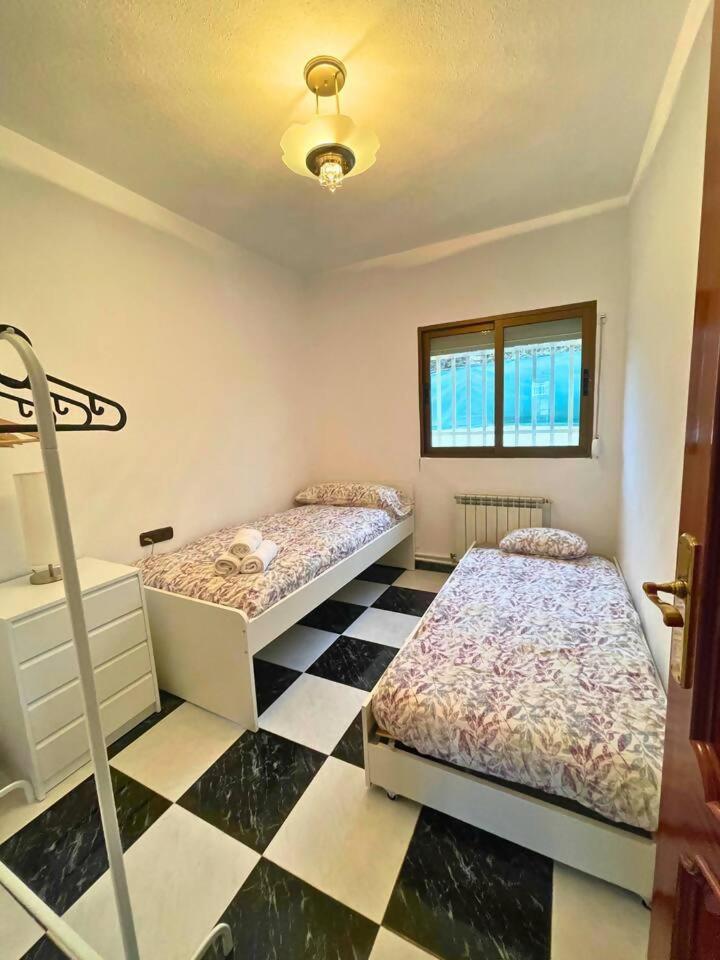 Casa Con Jardin En Ogijares Βίλα Εξωτερικό φωτογραφία