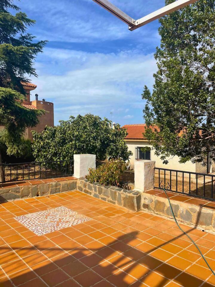 Casa Con Jardin En Ogijares Βίλα Εξωτερικό φωτογραφία