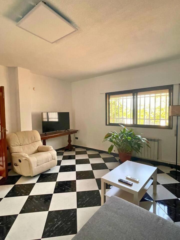 Casa Con Jardin En Ogijares Βίλα Εξωτερικό φωτογραφία